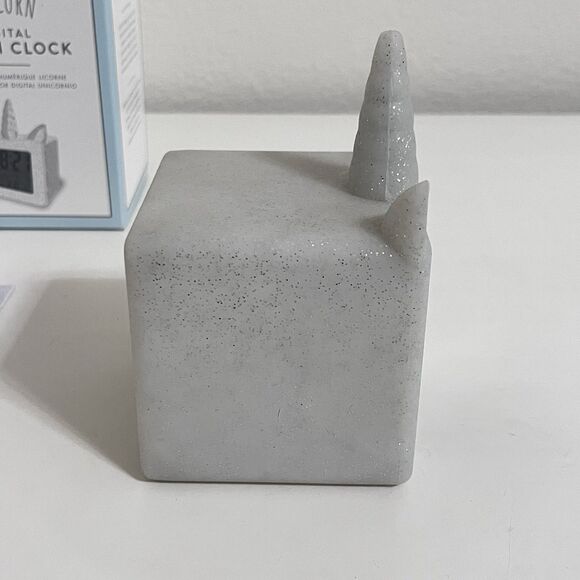 Pottery Barn Kids Glitter Sparkle Unicorn Digital Alarm Clock Color Changing - Picture 5 of 11